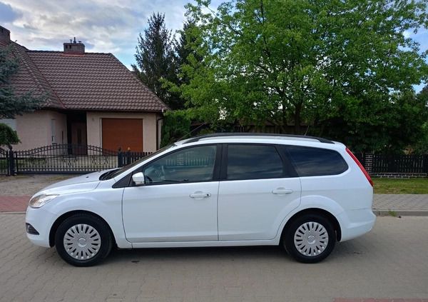 Ford Focus cena 15900 przebieg: 180000, rok produkcji 2010 z Otwock małe 92